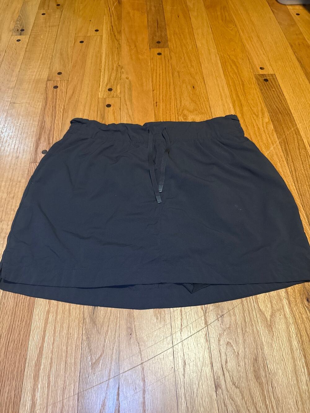 REI Co-op Active Skort Women’s L Black Hiking Travel Athletic Skirt